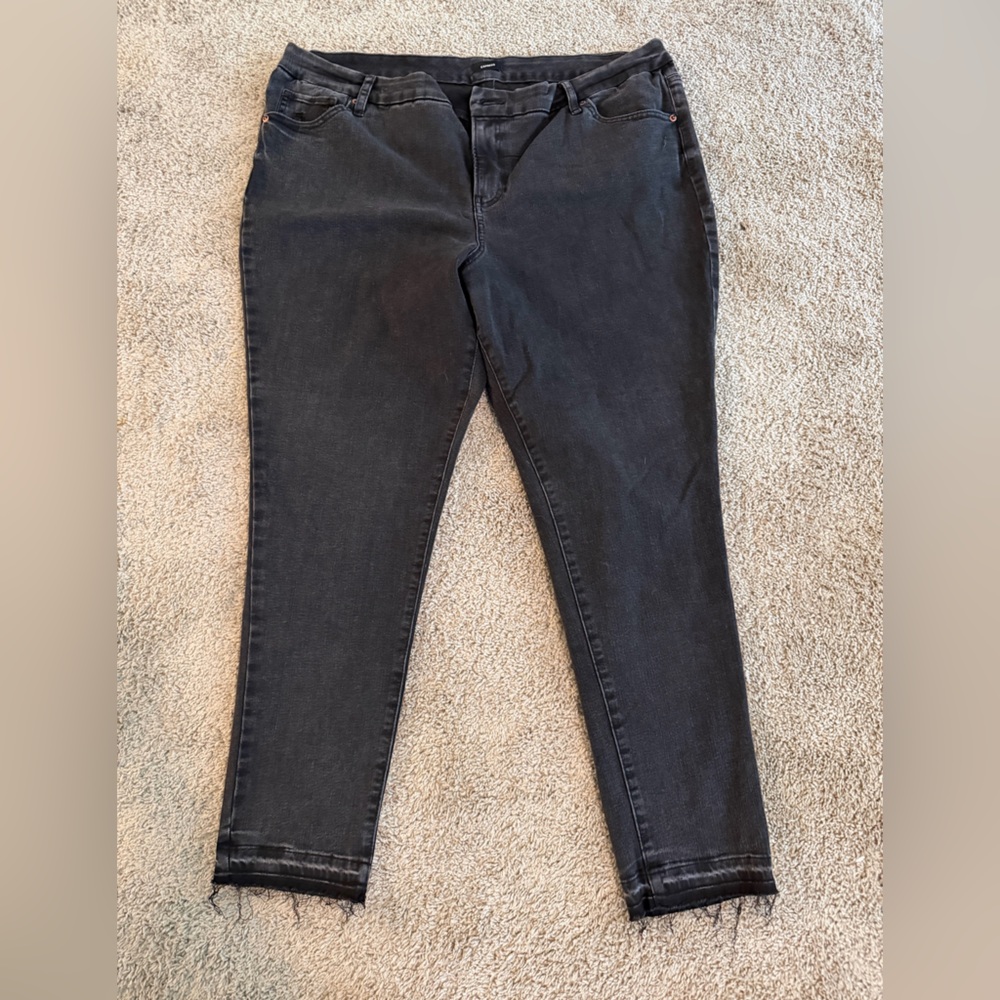 Express Women's Skinny Jeans in Washed Black